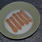12 Weiche die Biskotten in etwas Milch ein_JPG-1367508553
