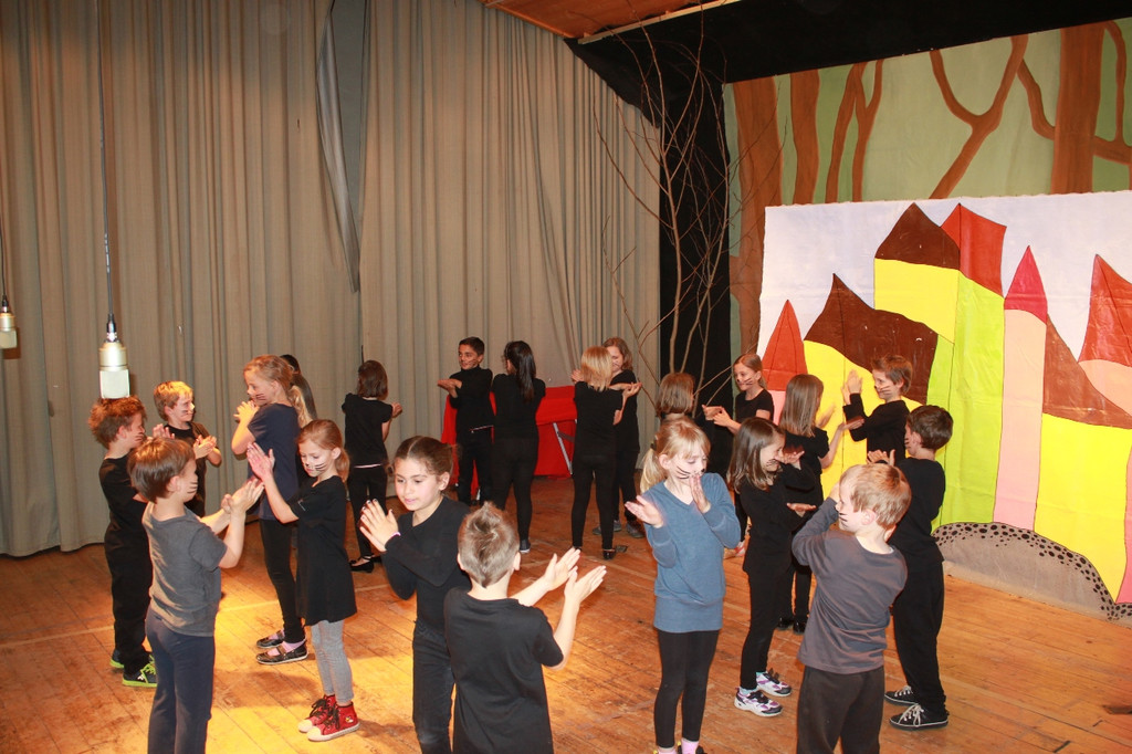 Volksschule Theater Englisch 2013 _5__jpg-1367650519