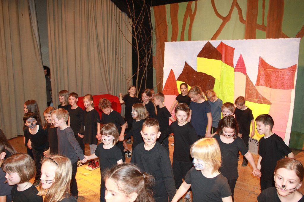 Volksschule Theater Englisch 2013 _8__jpg-1367650539