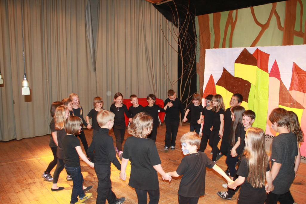 Volksschule Theater Englisch 2013 _7__jpg-1367650533