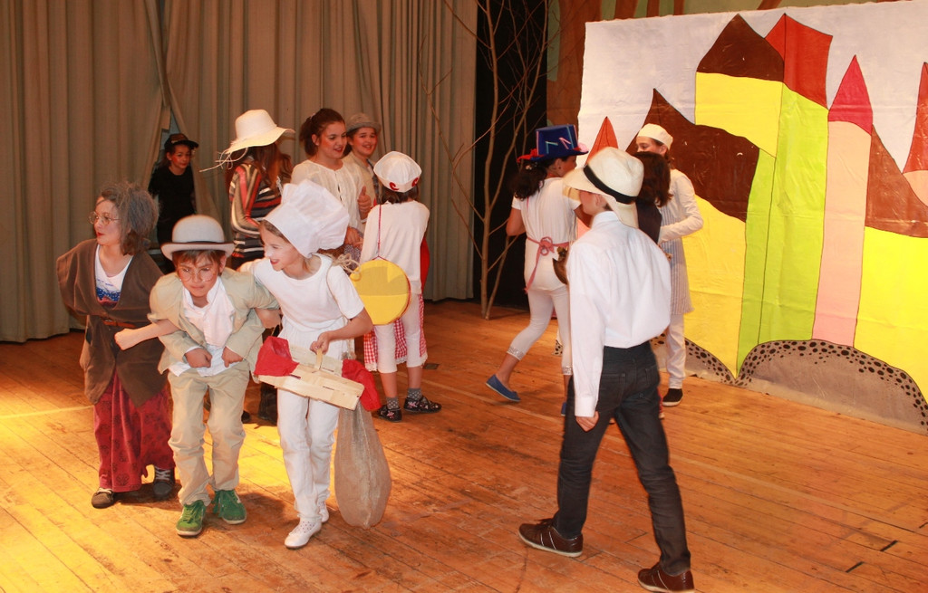 Volksschule Theater Englisch 2013 _13__jpg-1367650571