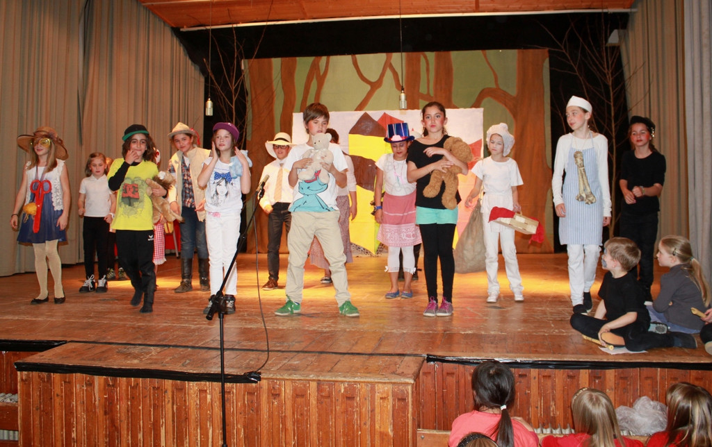 Volksschule Theater Englisch 2013 _24__jpg-1367650642