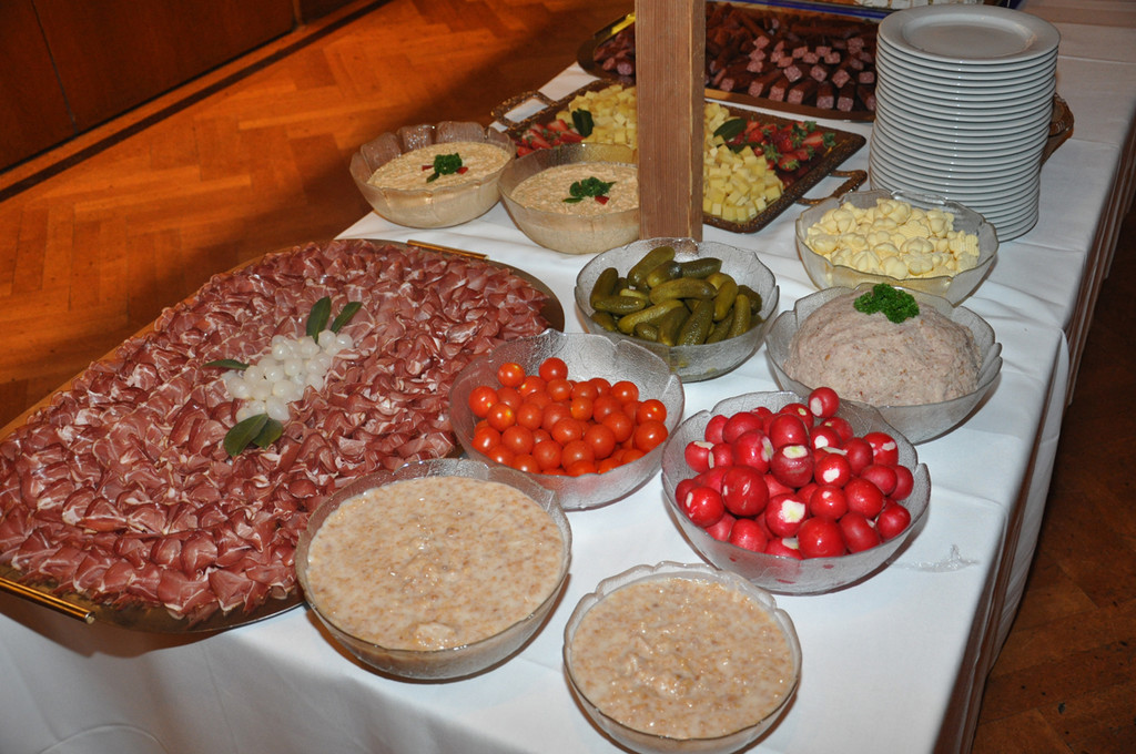 buffet3_jpg-1367748124