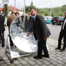 Langwallner_Solarkocher_Tag der Sonne_2013_Mondsee.JPG