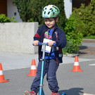 Radhelmspielefest 060 Luca auf dem Roller_JPG-1367917073