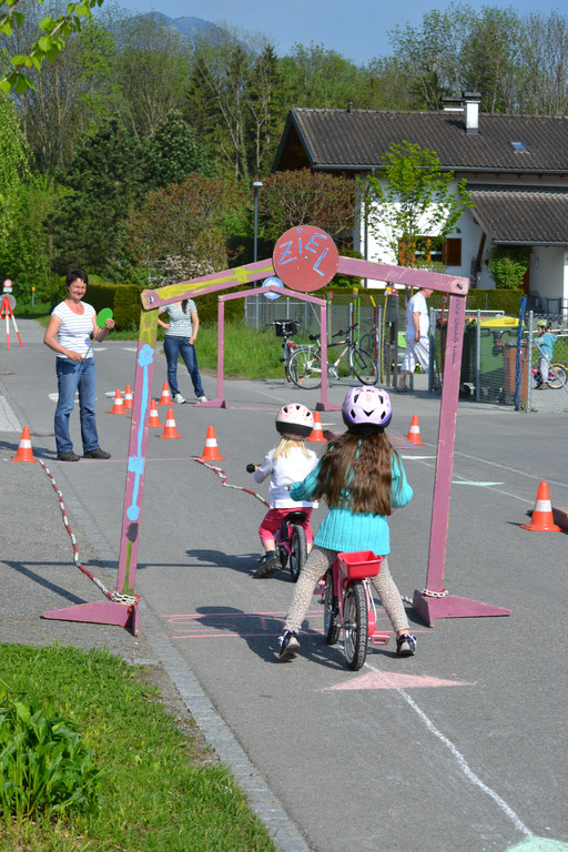 Radhelmspielefest 079 Zieleinfahrt_JPG-1367917275