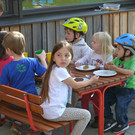 Radhelmspielefest 124 Gemeinsame Kuchenjause zur St__rkung_JPG-1367917937