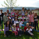 Radhelmspielefest 136 Schneackle-Kinder mit Anni Hutter_ Sonja Beyrer und den flei__igen Helfern_JPG-1367918202