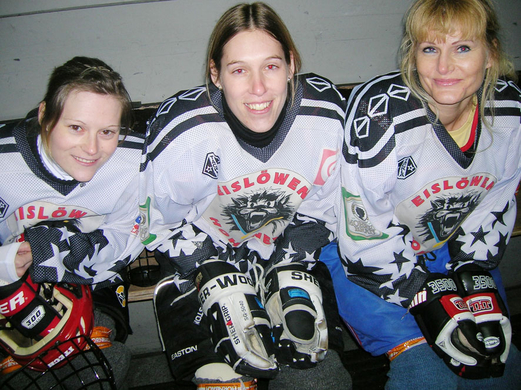 Eis11GirlsGoetzis_jpg-1267483552