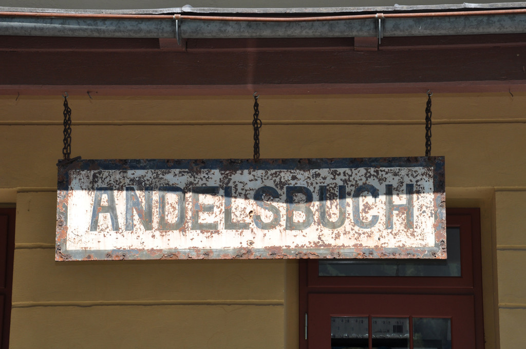 schild_jpg-1368373050