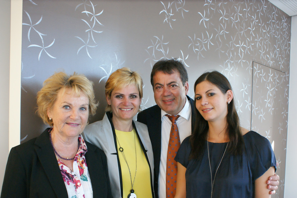 Familienfoto Ute Mangold_ Monika und Egon Haag mit Tochter Andrea_JPG-1368432953
