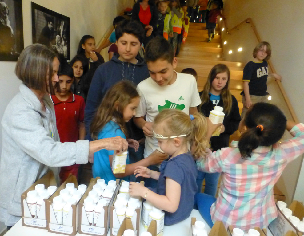 Kinder1-Milch_jpg-1368446888