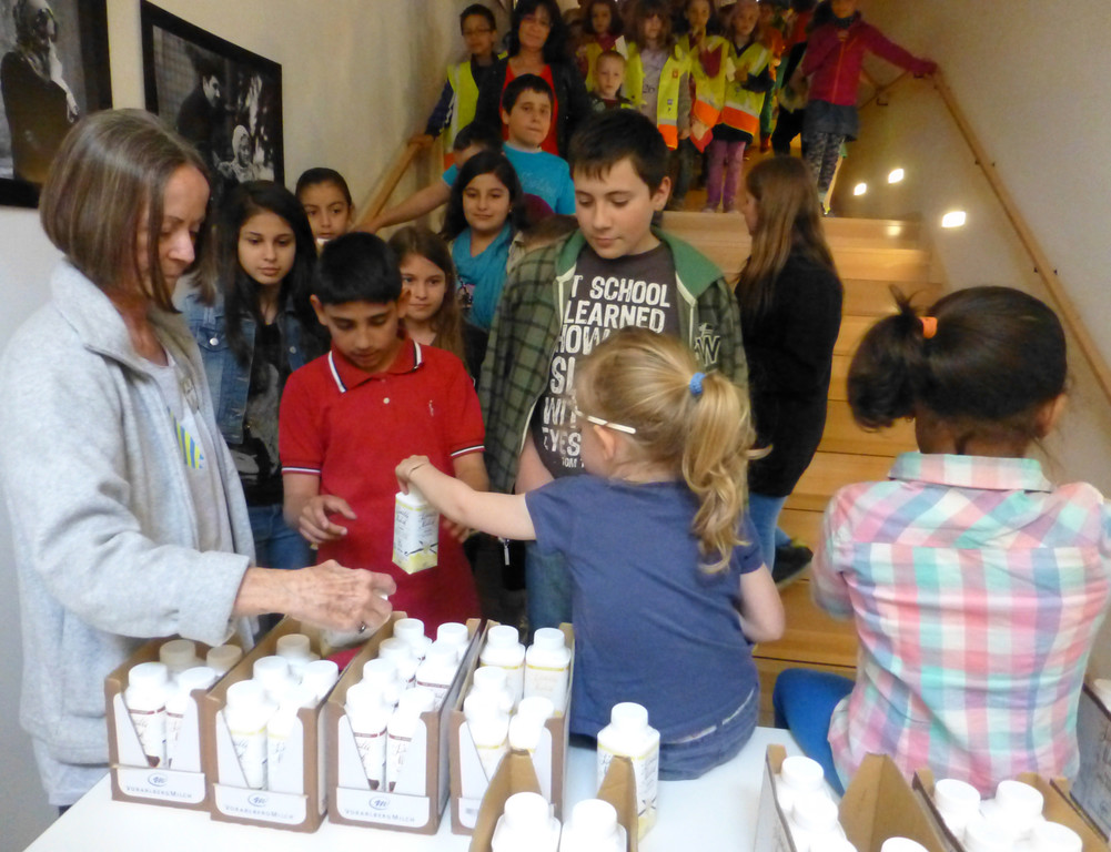 Kinder1a-Milch_jpg-1368446900
