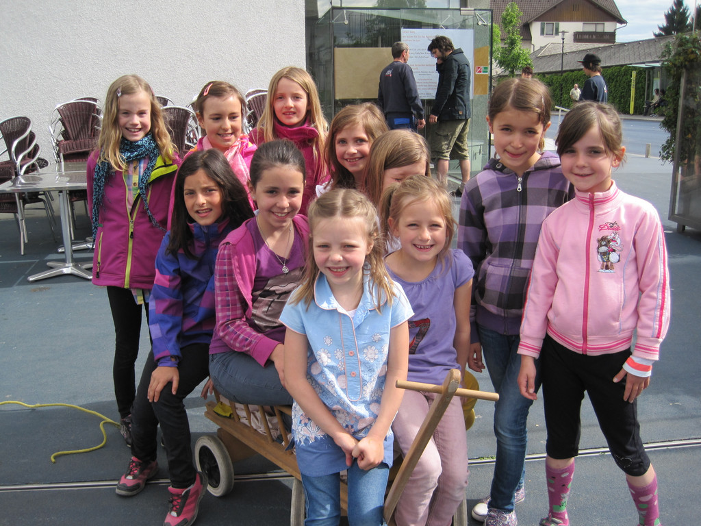 Enkel und Schulklassen 124_JPG-1368707703