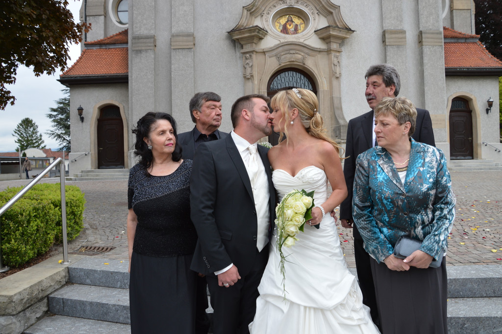 Hochzeit H__chst_ M__dchen mit Pferd 022_JPG-1368868298