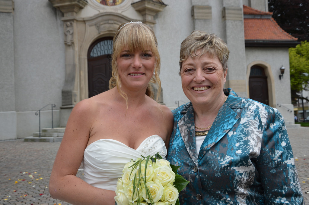 Hochzeit H__chst_ M__dchen mit Pferd 027_JPG-1368868424