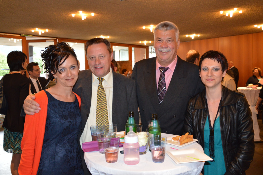 Hochzeit H__chst_ M__dchen mit Pferd 034_JPG-1368868897