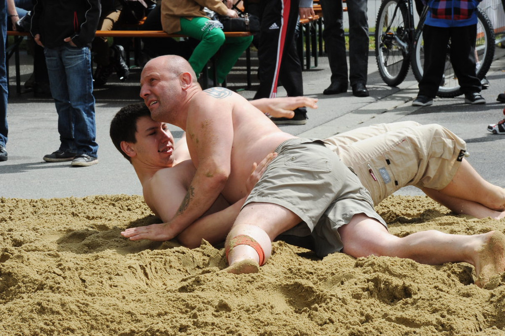 Beach Wrestling016.JPG