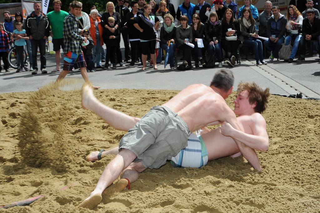 Beach Wrestling031.JPG