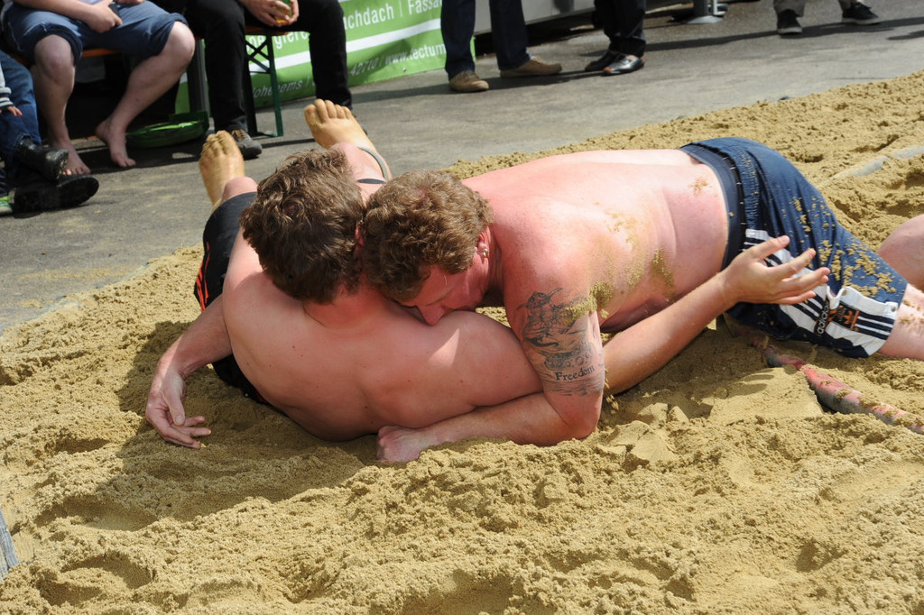 Beach Wrestling044.JPG