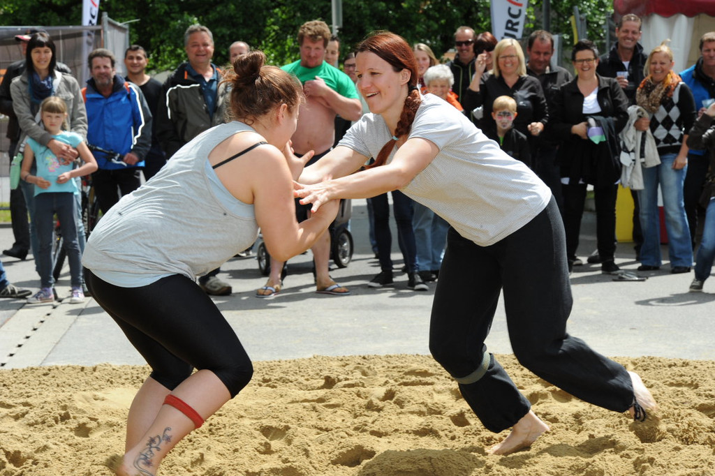 Beach Wrestling051.JPG