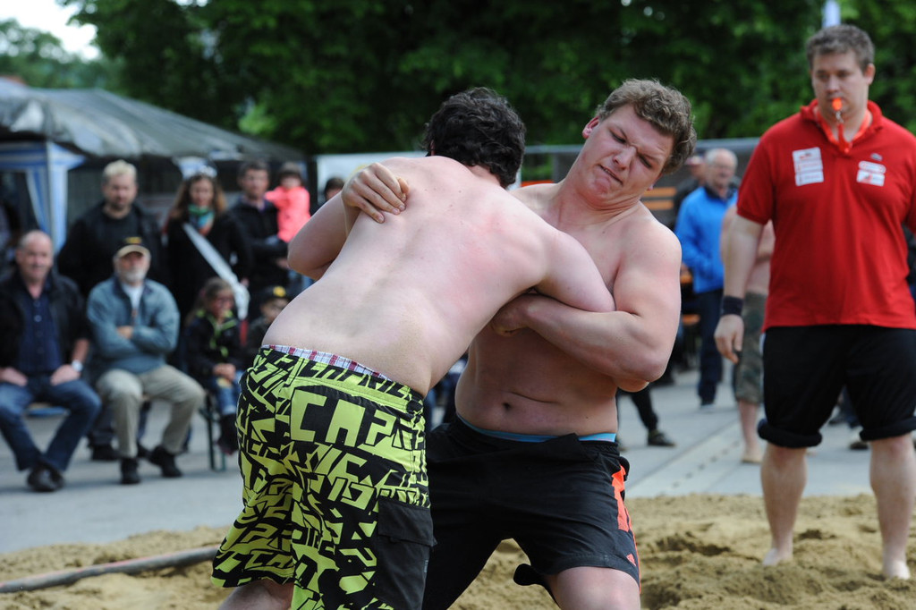Beach Wrestling142.JPG