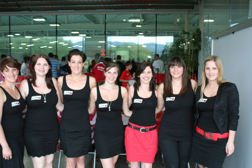 Teufelsbarteam Carina_ Nicole_ Sandra_ Iris_ Julia_ Kathi und Theresa_JPG-1369052643