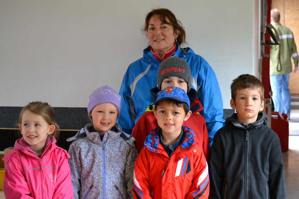 01 P__dagogin Birgit Sch__fberger mit Carolina_ Lena_ Leo_ Julio und Emil_JPG-1369335910