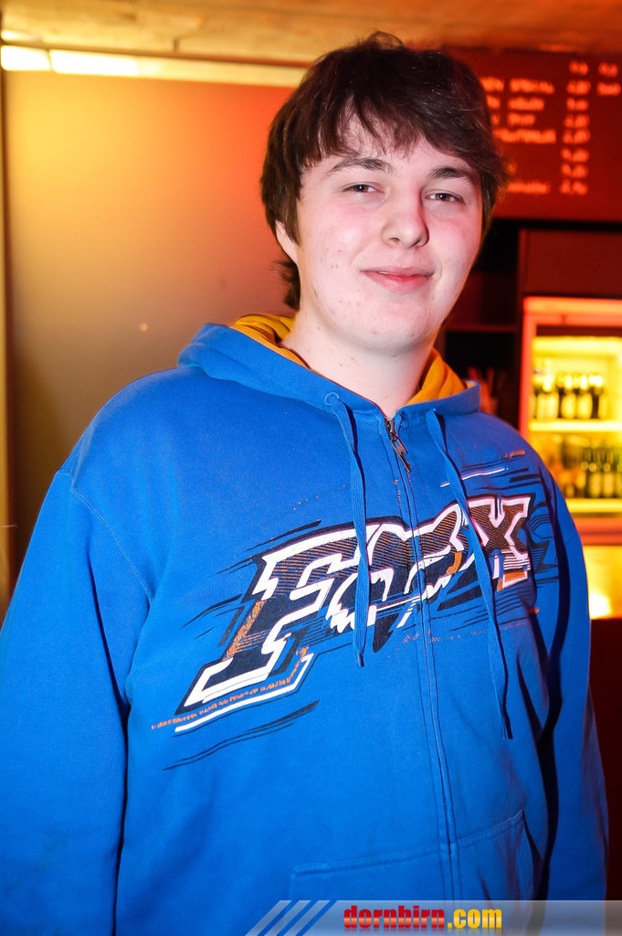 12895642.jpg