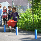 03 Amira beim Schubkarrenrennen_JPG-1369732453