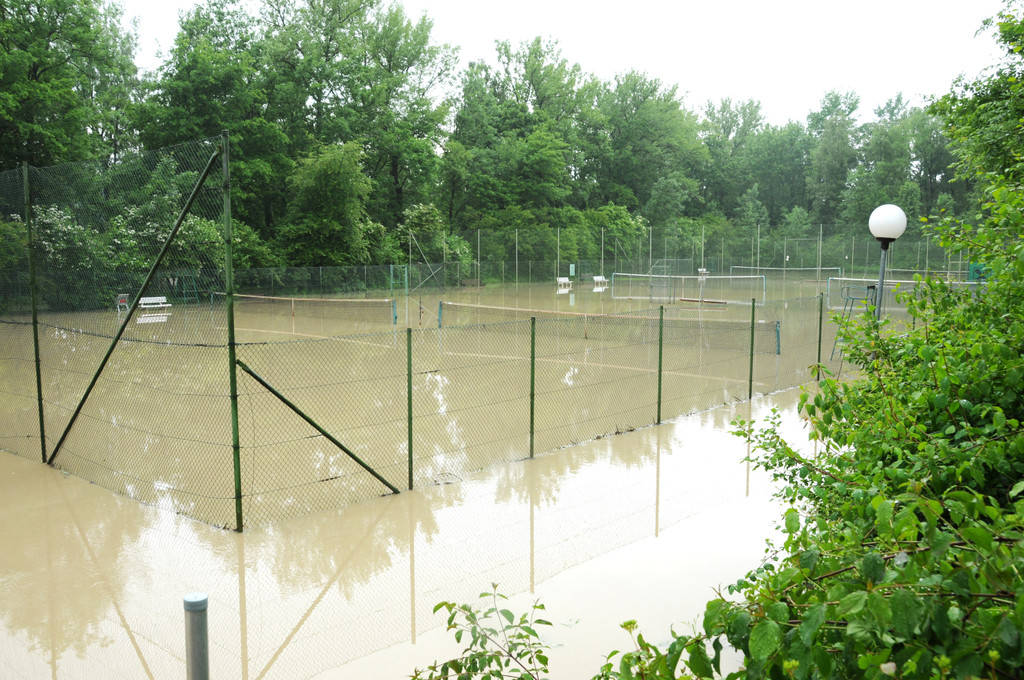 Tennisplatz H__chst 02-06-2013 52_jpg-1370177920