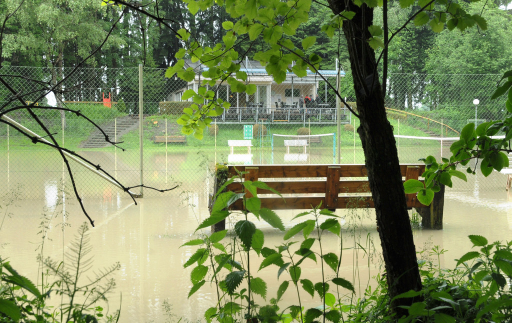 Tennisplatz H__chst 02-06-2013 64_jpg-1370177961