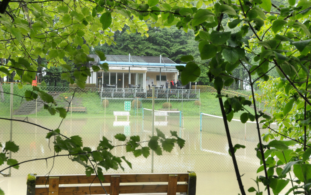 Tennisplatz H__chst 02-06-2013 65_jpg-1370177971