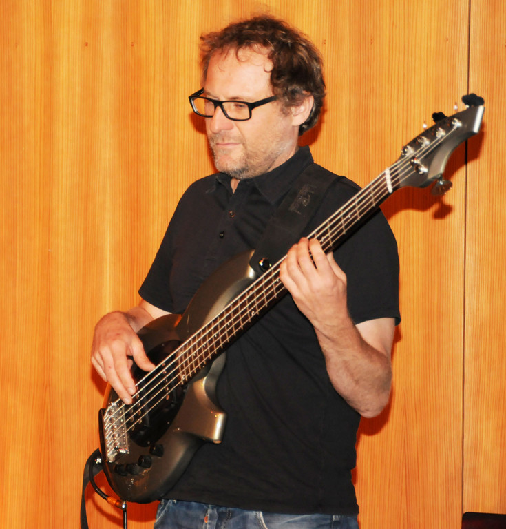 Reinhard Franz Bassist_jpg-1370265645