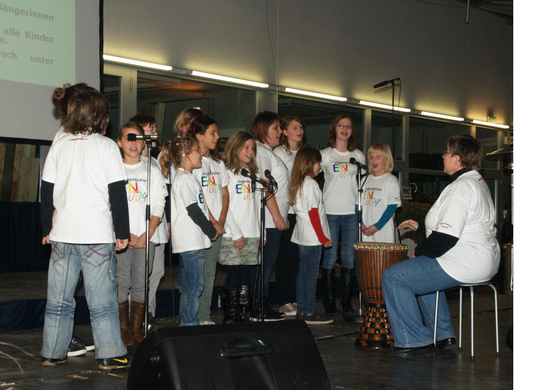 ENJOY6Hohenems singt1_jpg-1267952881