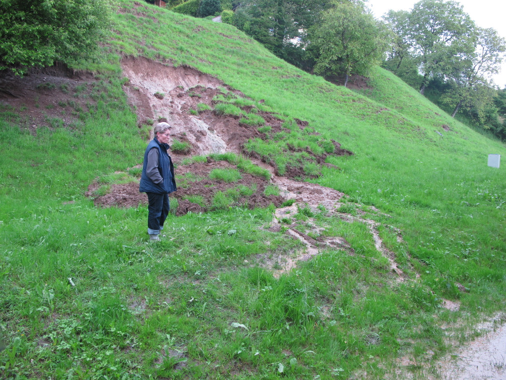 2013-06-02 TE Walgaustra__e Hangrutsch 002_jpg-1370459304