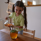 03 Gie__e mit Apfelsaft auf_JPG-1370719146