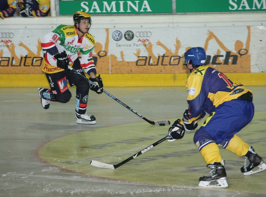 Hockey F 4_jpg-1267989586