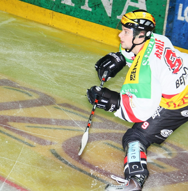 Hockey F 21_jpg-1267989607