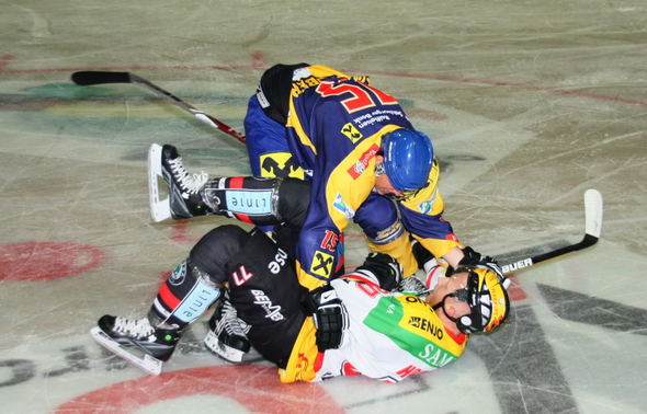 Hockey F 027_jpg-1267989648