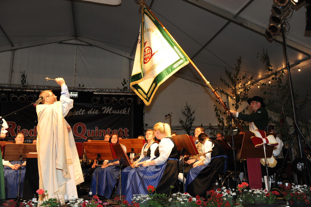 Fahnenweihe HH 168.JPG