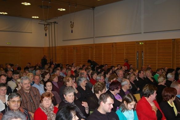 mini-bea_FraschtnerB__hne_Premiere_UnsereliebenNachbarn 005.jpg