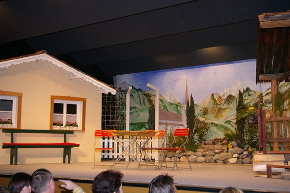 mini-bea_FraschtnerB__hne_Premiere_UnsereliebenNachbarn 033.jpg