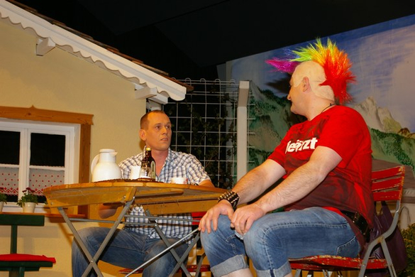 mini-bea_FraschtnerB__hne_Premiere_UnsereliebenNachbarn 050.jpg