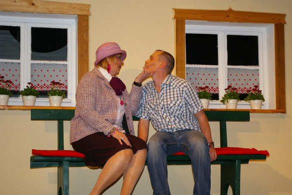 mini-bea_FraschtnerB__hne_Premiere_UnsereliebenNachbarn 055.jpg