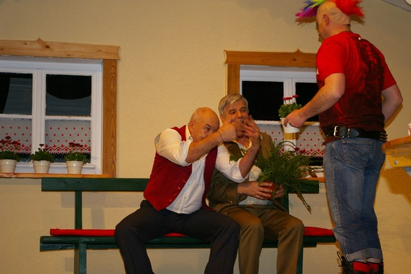 mini-bea_FraschtnerB__hne_Premiere_UnsereliebenNachbarn 073.jpg
