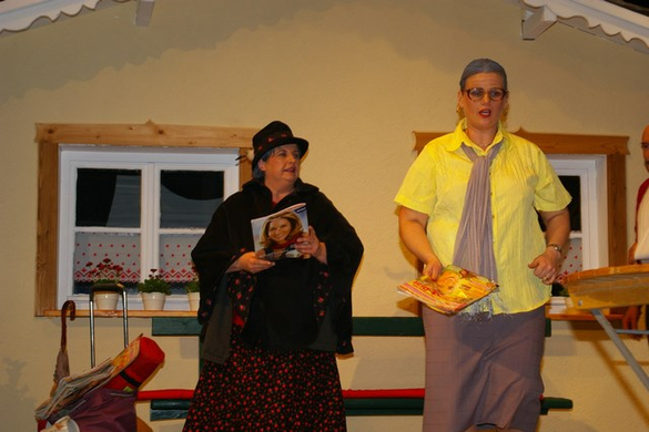 mini-bea_FraschtnerB__hne_Premiere_UnsereliebenNachbarn 091.jpg