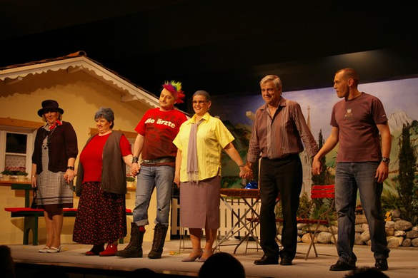 mini-bea_FraschtnerB__hne_Premiere_UnsereliebenNachbarn 105.jpg