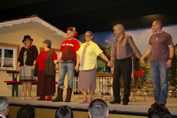 mini-bea_FraschtnerB__hne_Premiere_UnsereliebenNachbarn 106.jpg