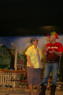 mini-bea_FraschtnerB__hne_Premiere_UnsereliebenNachbarn 110.jpg
